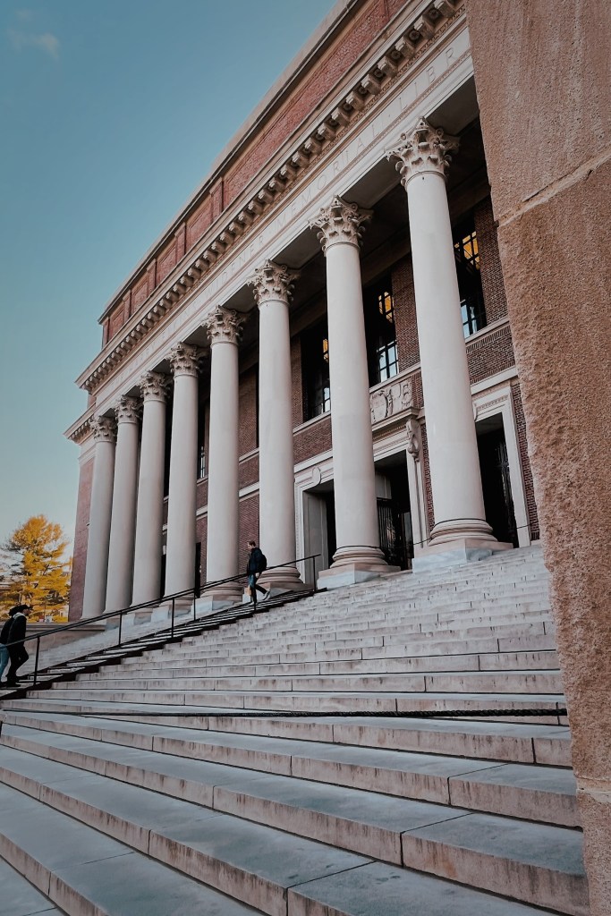 波士頓熱門景點推薦!哈佛大學 ➜ 哈佛大學美術館 ➜ MIT ➜ 查爾斯河散步與拍天際線
本文根據經驗整理了『波士頓三天兩夜行程』,設計包含必去的:經典波士頓旅遊景點+美食推薦+路線規劃懶人包,希望對來波士頓旅遊的正在規劃行程的你有所幫助。